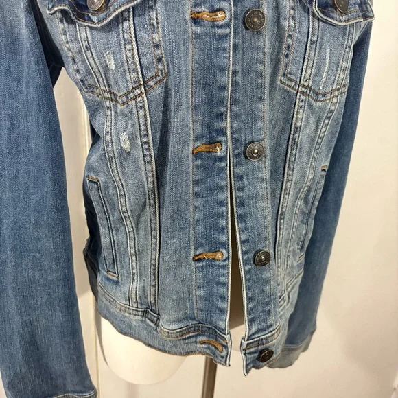 Just USA Women’s Sz S Denim Jacket Distressed Classic Stretch - Picture 3 of 10
